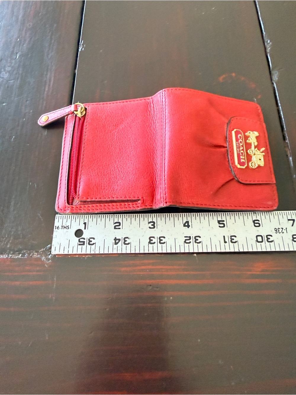 Coach Fire engine Red Leather
Wallet & Card Case w/Horse &
Carriage Logo NWOT - Picture 9 of 9